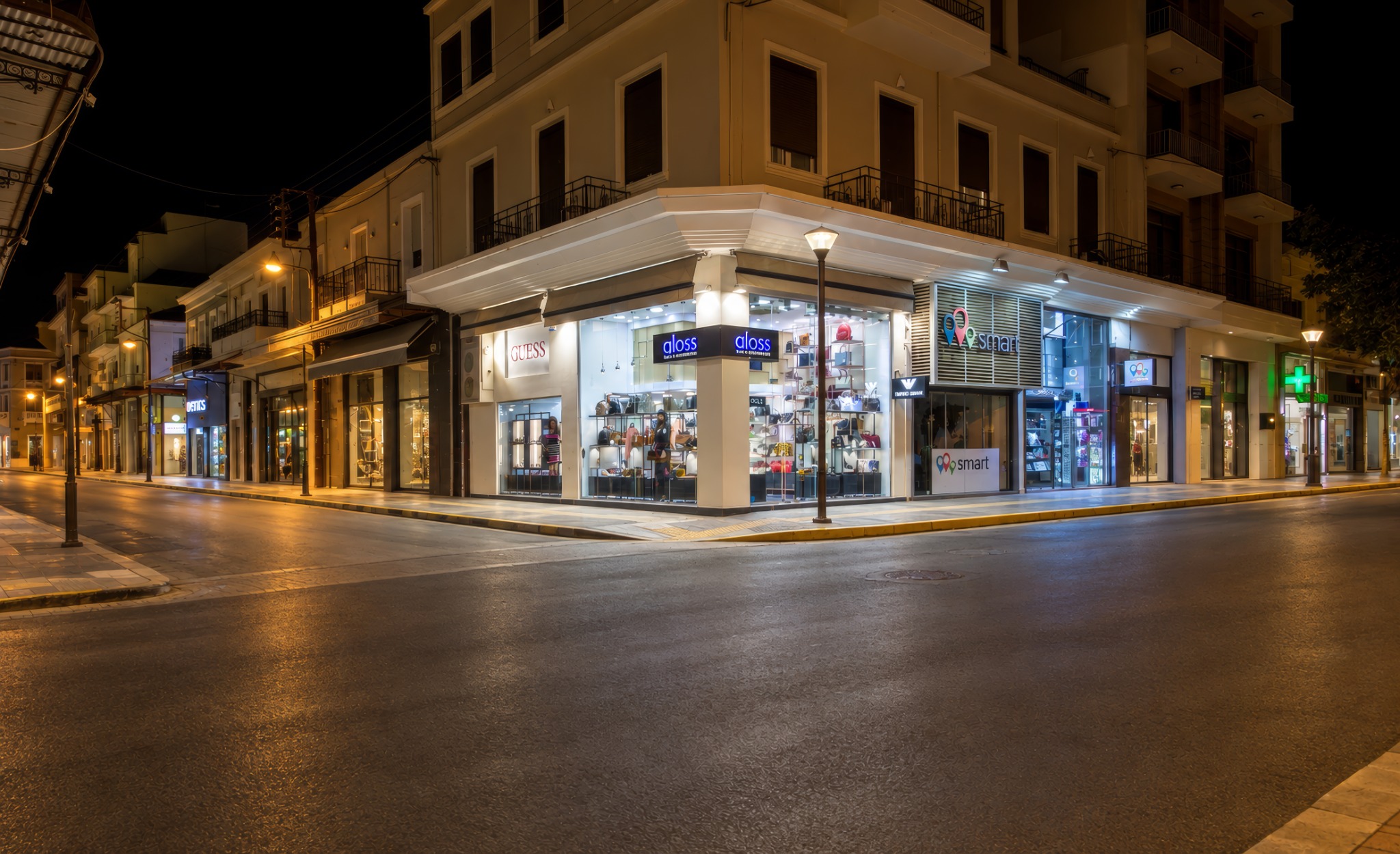 Κατάστημα Gloss Exclusive στην Κυδωνίας 40, Χανιά